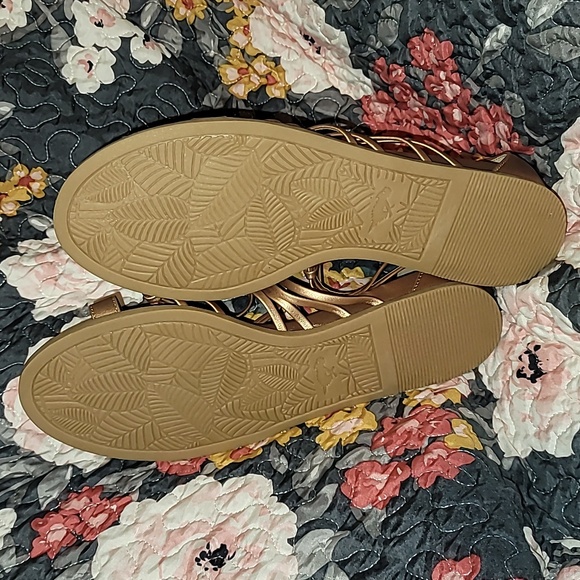 Rose Gold Rocket Dog Sandals 8.5 Like New - Picture 7 of 7